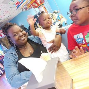 Meet your Posher, Crystal